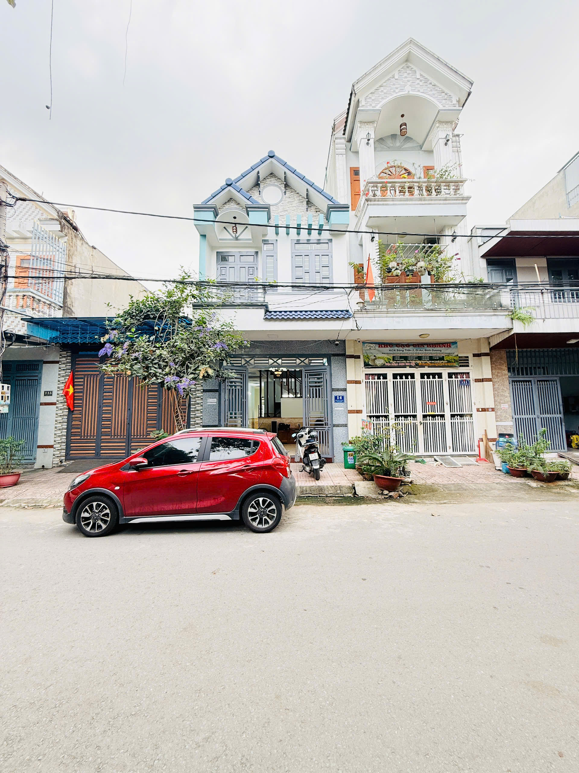 nhà gần Vincom 550 Dĩ An